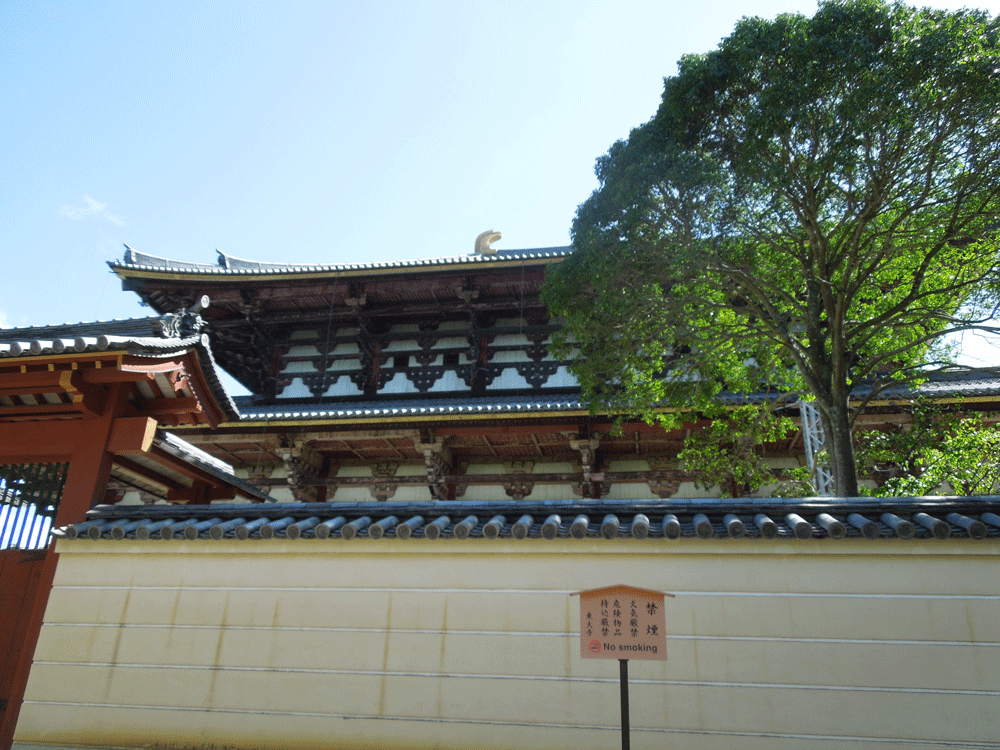 大仏殿の背面