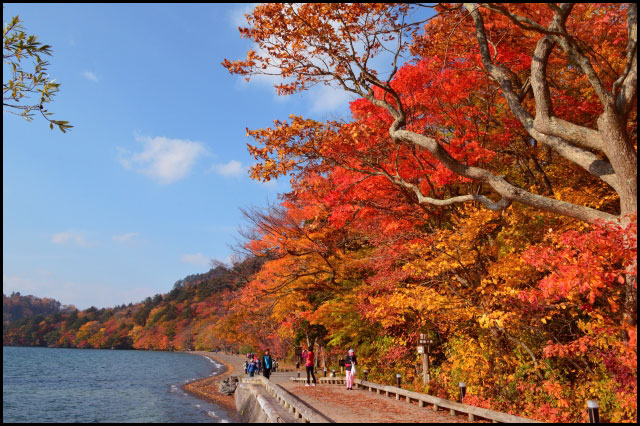 十和田湖の紅葉19現在の色づき状況は 見頃時期の混雑も まったりと和風