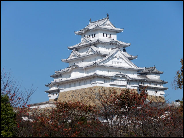 姫路城の紅葉19現在の状況や見頃時期は ライトアップあり まったりと和風
